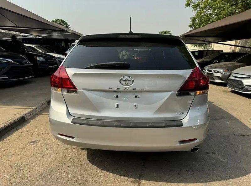 Thumbnail 3 of 2015 Toyota Venza